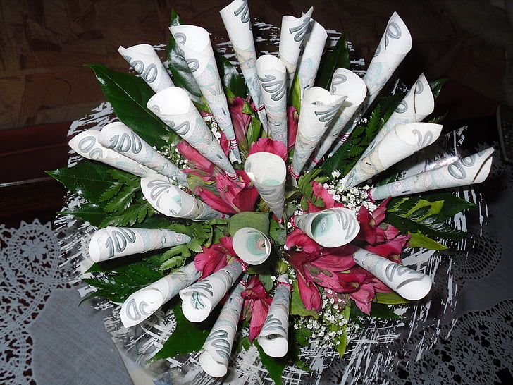 Step-by-Step Money Bouquet Tutorial